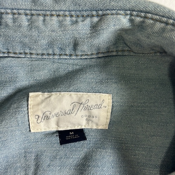 Denim shirt Universal Threads size M - Picture 3 of 7